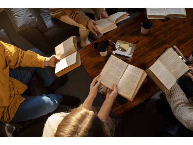 Книжный клуб Notre Locus: открываем классику с новой стороны